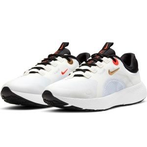 Nike React Escape Run Running Shoe size 8.5 in Summit White/Gold Coin